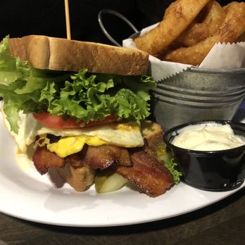 Mean Mugs Pub - Sports Bars Near Me - Mentor, Ohio