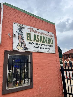 Los Asaderos by null