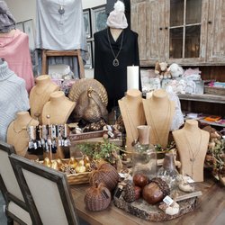 Right Next Door Home Decor & Gift Boutique