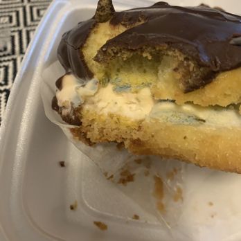 Elm Diner - Boston cream pies filled with mold on the inside - Diners Near Me - West Haven, Connecticut