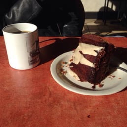 Coffee and honey cake with ginger icing Coffee and honey cake with ginger icing