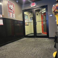 Big Red Restaurant and Sports Bar - Fremont NE