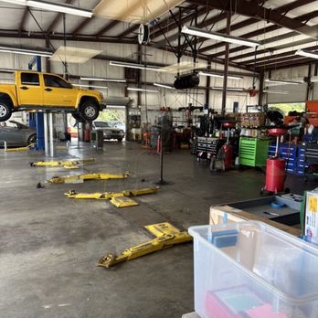 Grease Monkey - SPACIOUS GARAGE AREA - Auto Repair Near Me - Ruskin, Florida