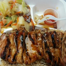 Chicken With Egg Roll Combination Plate