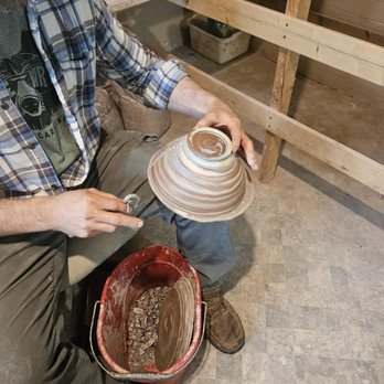 Eck McCanless Pottery - I loved his quick demo! - Arts & Crafts Near Me - Seagrove, North Carolina