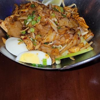 Laut - Thai Near Me - New York, New York Laut - Thai Near Me - New York, New York