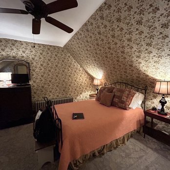 The Lancaster Bed & Breakfast - The Foxglove - Bed & Breakfast Near Me - Lancaster, Pennsylvania