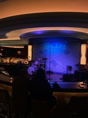 Willis Show Bar by null