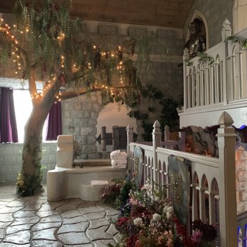 Castlewood Cottages - Castle Cottage, Haunted Manor - Hotels Near Me - Big Bear Lake, California Castlewood Cottages - Castle Cottage, Haunted Manor - Hotels Near Me - Big Bear Lake, California