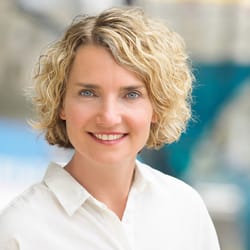 Dr. Frentz & Kollegen - Zahnarzt in Stuttgart - Dr. Heike Frentz,
Zahnärztin,
Praxisinhaberin, Stuttgart