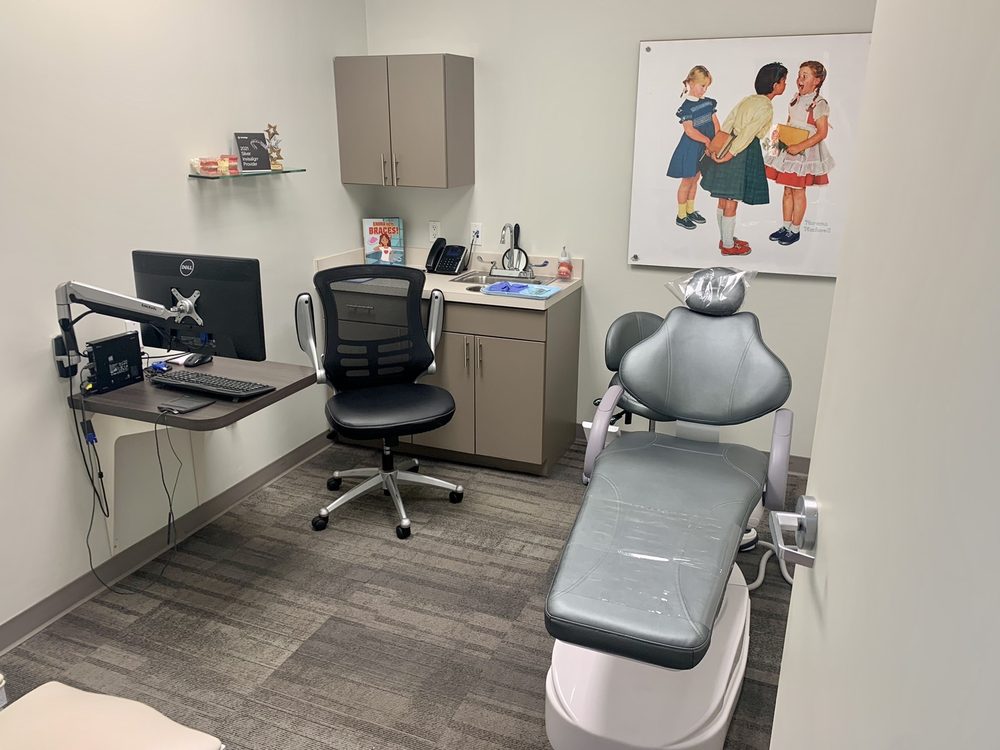 SKY ORTHO Updated September 2024 17 Photos 717 S I35 Service Rd