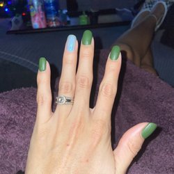 Happy Nails - What I got.. not bad.. a few uh ohs. you can see the brush strokes but overall not bad.