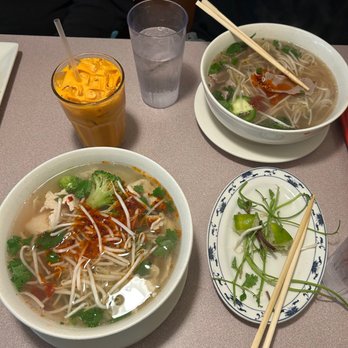 Vietnam Restaurant - Chicken and Steak Pho with a Thai iced tea - Vietnamese Near Me - Eugene, Oregon