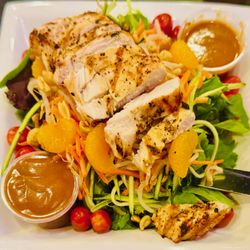 Scoundrels Tavern & Eatery - Thai Chicken Salad