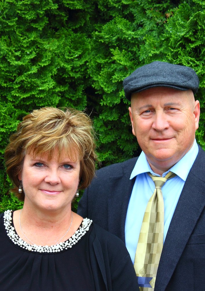 THE BERKSTRESSER REALTY GROUP Updated October 2024 Contact Agent 1053 Lincoln Way E