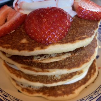 Carnitas Queretaro - Strawberry with Crema pankcakes - Mexican Near Me - El Paso, Texas Carnitas Queretaro - Strawberry with Crema pankcakes - Mexican Near Me - El Paso, Texas