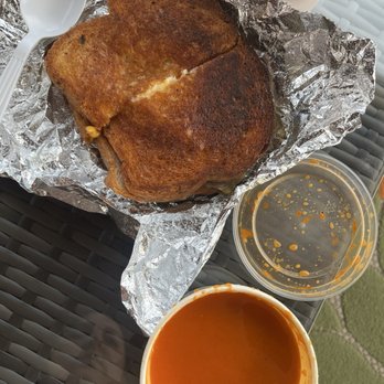 Souper Market - Grilled cheese & tomato soup - Soup Near Me - Lakewood, Ohio
