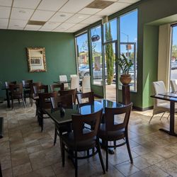 Qin Cuisine - Elegant and clean interior
