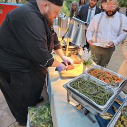 Will's Bountiful Brunch - Chef Will cutting the meat fresh to serve