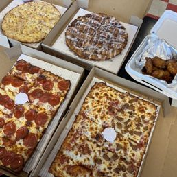 Detroit Style Pizza Detroit Style Pizza