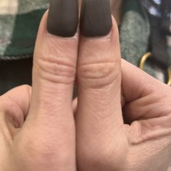 Studio 3 Spa - Both thumbs were different lengths & so thick & lumpy