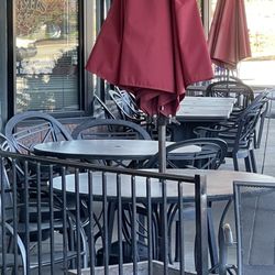A'mis Italian Restaurant - Patio seating