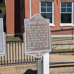Madison County Courthouse - Madison County Courthouse, Marshall