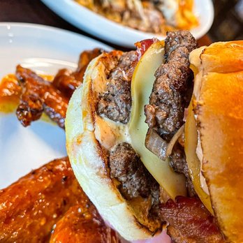 Six Hundredº - Smash burger, wings - Steakhouses Near Me - Winston-Salem, North Carolina