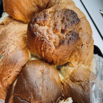 Heritage Bakery - Dried out but suppose to be fresh Hallah bread. - Bakeries Near Me - Livonia, Michigan