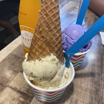 Scoops On Tap - Ice Cream & Frozen Yogurt Near Me - Covina, California