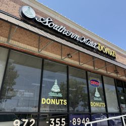 Southern Maid Donuts