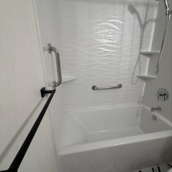 Shugarman's Bath - Tub and shower combo - General Contractors Near Me - San Diego, California Shugarman's Bath - Tub and shower combo - General Contractors Near Me - San Diego, California