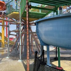 Cowabunga Bay Water Park - Collapsed platform