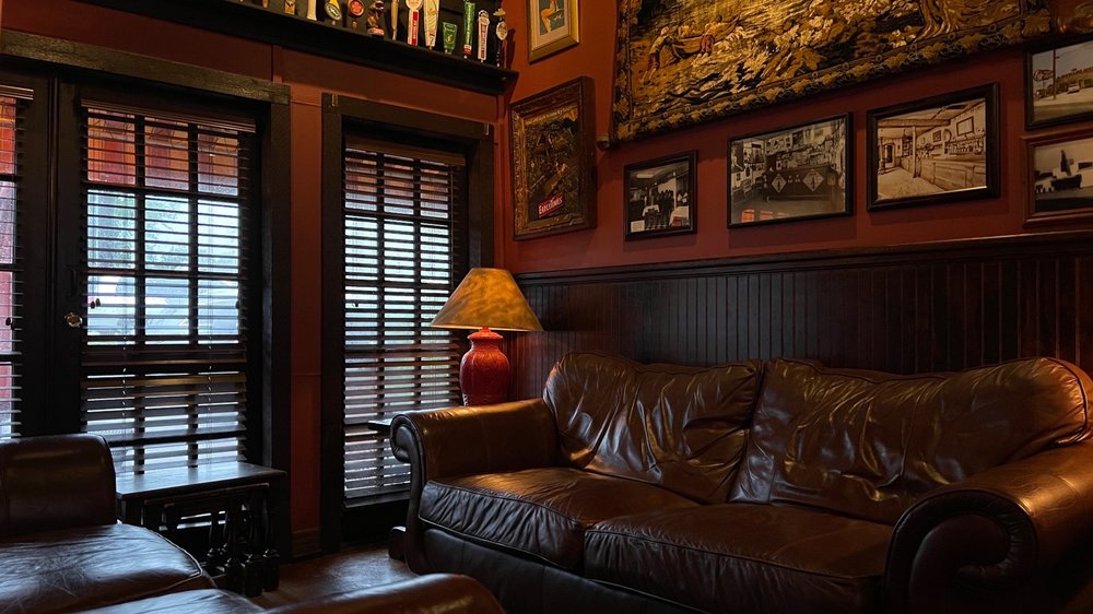 WINSTON’S PUB & PATIO 43 Photos & 44 Reviews Pubs 531 Metairie Rd