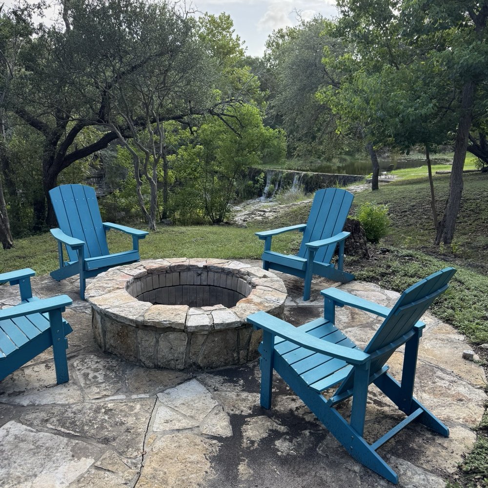 Hill Country Premier Lodging - Guest Houses Near Me - Wimberley, Texas