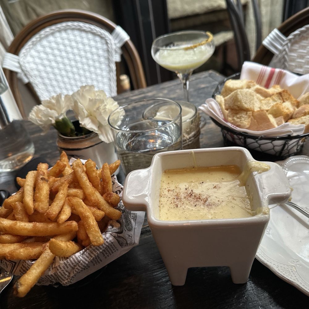 French Alpine Bistro - Cheese Fondue, Frites and Crispy Bread - French Near Me - Aspen, Colorado French Alpine Bistro - Cheese Fondue, Frites and Crispy Bread - French Near Me - Aspen, Colorado
