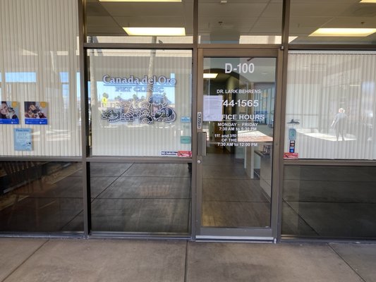 canada del oro pet clinic