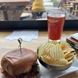 Wildeye Brewery - Pulled pork sandwich