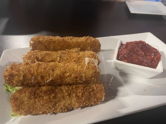 Eddie's Kitchen & Tavern by null