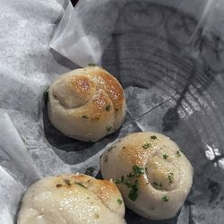 Toscana - Garlic knots