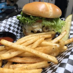 The Avenue Bar and Grill - Green olive burger