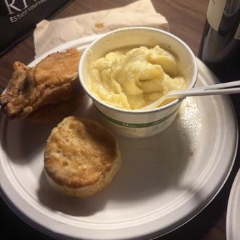 Sweet T's Restaurant + Bar - Fried chicken and mashed potatoes. You get 4 pieces but they disappeared to fast! - Southern Near Me - Windsor, California Sweet T's Restaurant + Bar - Fried chicken and mashed potatoes. You get 4 pieces but they disappeared to fast! - Southern Near Me - Windsor, California