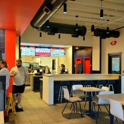 Zaxbys - Dining room