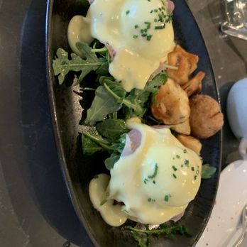 Manhattan Beach Post - MB Post Biscuit Eggs Benedict - New American Near Me - Manhattan Beach, California