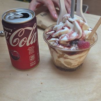 Allday Pizza - Cherry coke float - Pizza Near Me - Austin, Texas Allday Pizza - Cherry coke float - Pizza Near Me - Austin, Texas