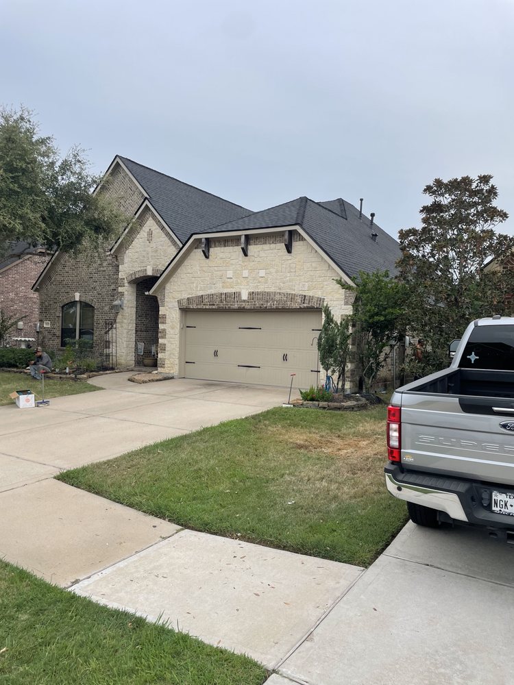 Slide of R&J Roof and Remodel