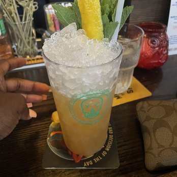 COMMON MOLLIES - Updated February 2026 - 17 Photos - 46 Bushwick Ave