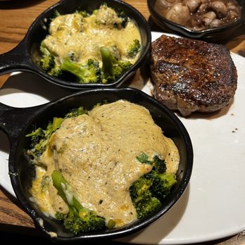 Outback Steakhouse - Filet with broccoli and cheese sauce and mushrooms. - Steakhouses Near Me - Conyers, Georgia Outback Steakhouse - Filet with broccoli and cheese sauce and mushrooms. - Steakhouses Near Me - Conyers, Georgia