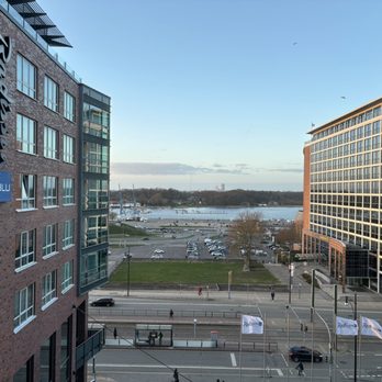 Radisson Blu Hotel - Aussicht aus dem Zimmer - Hotels Near Me - Rostock, MV