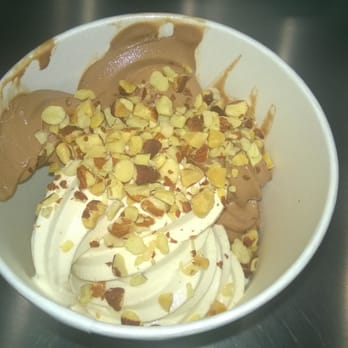 Alpine Chill - Snickerdoodle and Triple Chocolate with Almonds - Ice Cream & Frozen Yogurt Near Me - Alpine, California